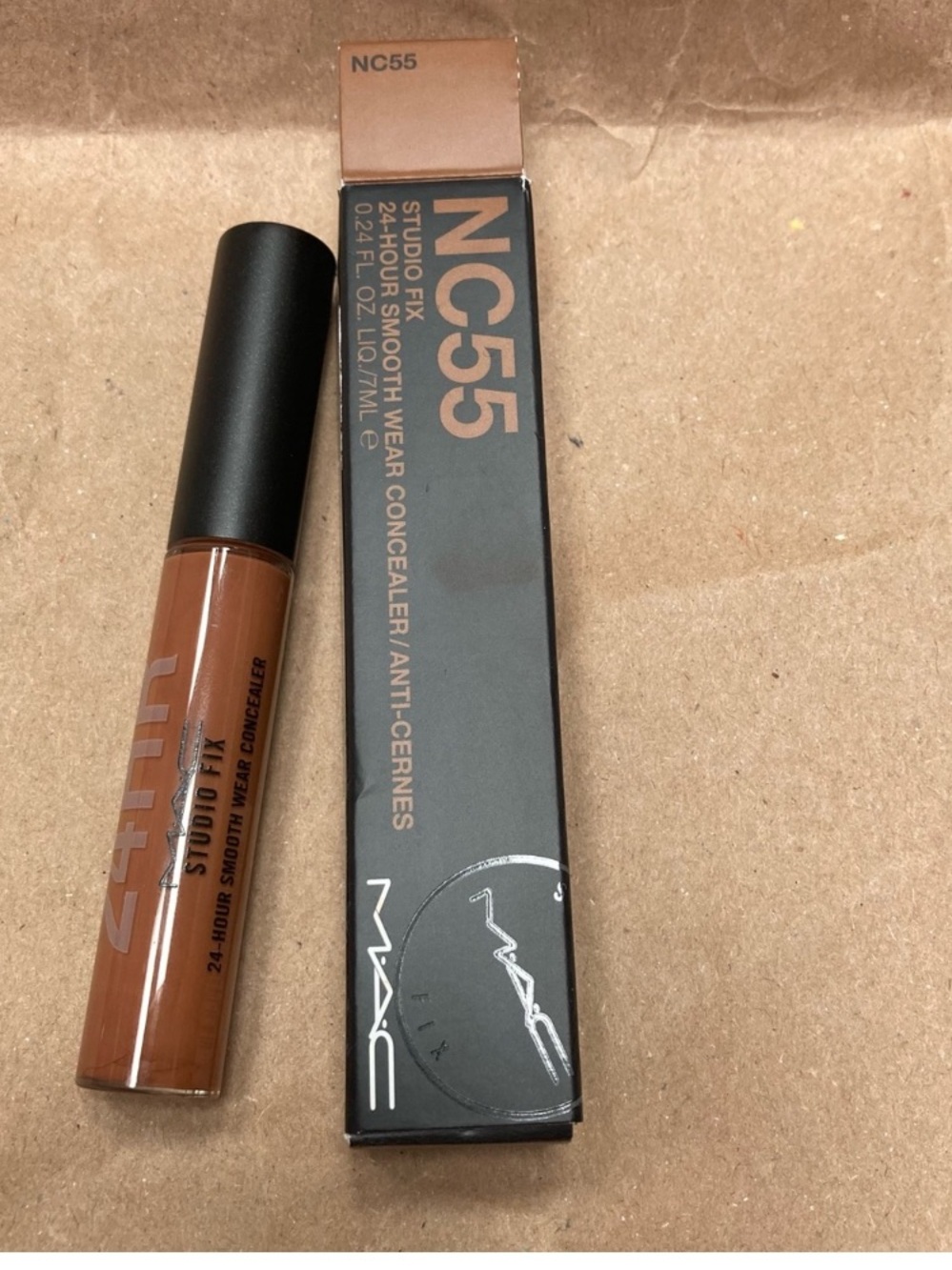 Discontinued Mac Studio fix
24 hour smooth wear concealer
NC55